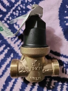 ZURN PRESSURE REDUCING VALVE 1-3/4" NR3XL - Picture 1 of 3