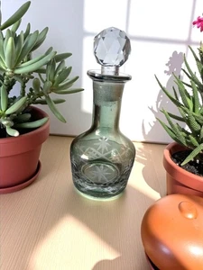 Vintage irisierender Bohemian Cut Kristall Sternenmuster Parfüm/Deko Flakon - Bild 1 von 7