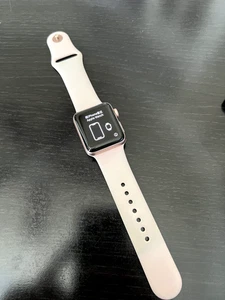 Apple Watch Series 3 38mm Gold Aluminum Case with Pink Sand Sport Band (GPS)  - Photo 1 sur 4