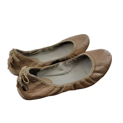 Pisos de ballet Maria Sharapova x Cole Haan talla 7,5 B beige neutro charol Foto 1 de 4
