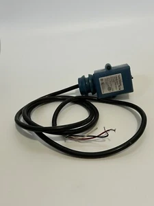 CUTLER-HAMMER 1250B-6517 100’ THRU-BEAM DETECTOR 10-30VDC SERIES B1 - Picture 1 of 1