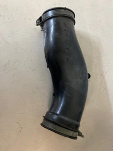 Yamaha YZF R6 5EB 2001 Air Duct Scoop Pipe Tunnel 1 - Picture 1 of 2