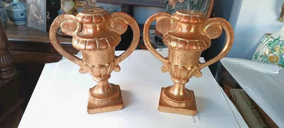 Paire de supports de palmes en bois doré datant de la fin du XVIIIe siècle, péri - Photo 1/4