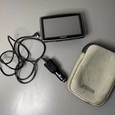 Tom Tom XXL Car GPS Navigation System Touch Screen + Charger & Mount Bundle - Image 1 of 4