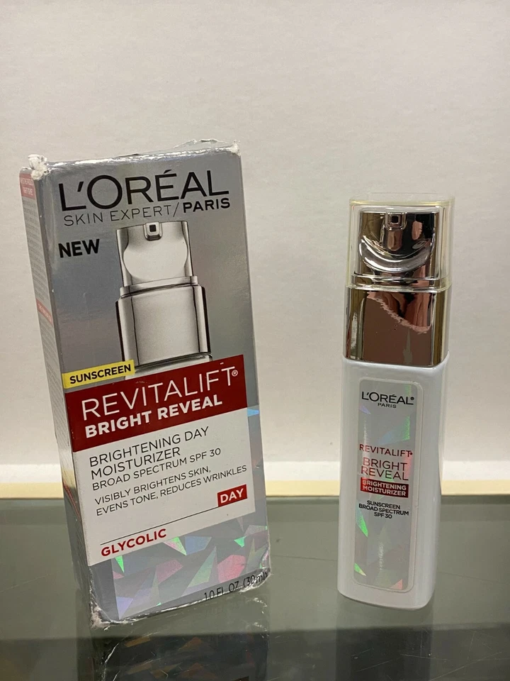 L"Oreal Brightening Day Moisturizer SPF 30 (1 oz/30 ml)  - Image 1 of 4