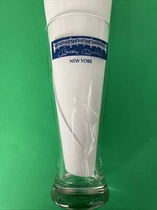Vaso de cerveza vintage Mickey Mantle's Restaurant Pilsner New York Yankees - Imagen 1 de 5