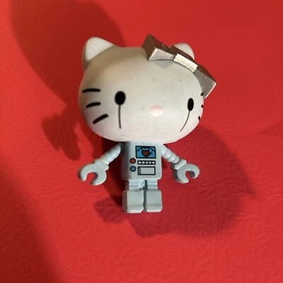 Figura Vinilo Hello Kitty Robot 3” | Serie Tokidoki X Hello Kitty | Sanrio. (3) Foto 1 de 4