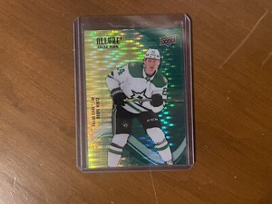 2022-23 Allure Color Flow Spectrum Yellow Green #SF30 Roope Hintz