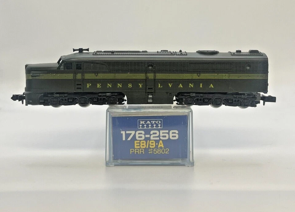 N Scale KATO Alco Pa "Pennsylvania Rail Road" Locomotive wrong Box - Image 1 of 4