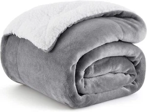 Kuscheldecke Sherpa Sofaüberwurf Grau - Warm, Dick & Flauschig 150x200 cm - Bild 1 von 8