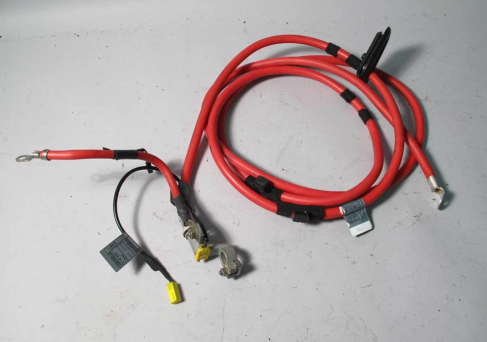 Cable de batería positivo con terminales OEM BMW E46 325i 330i 2001-2005 Foto 1 de 1