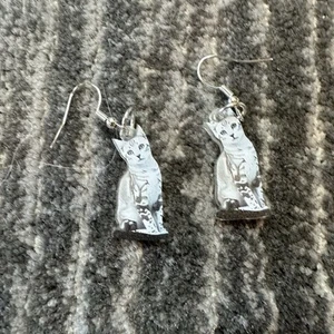 Cat Earrings Dangle Drop Sitting White Black Stripe Acrylic Cat Lady Gift New - Picture 1 of 6
