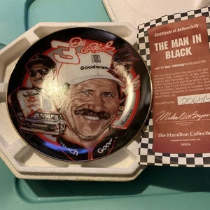 The Hamilton Collection Teller ~ Dale Earnhardt ~ Der Mann in Schwarz - Bild 1 von 5