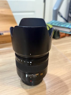 Panasonic Lumix Orig 4/3 25mm F/1.4 D ED Lens - Black - Image 1 of 4