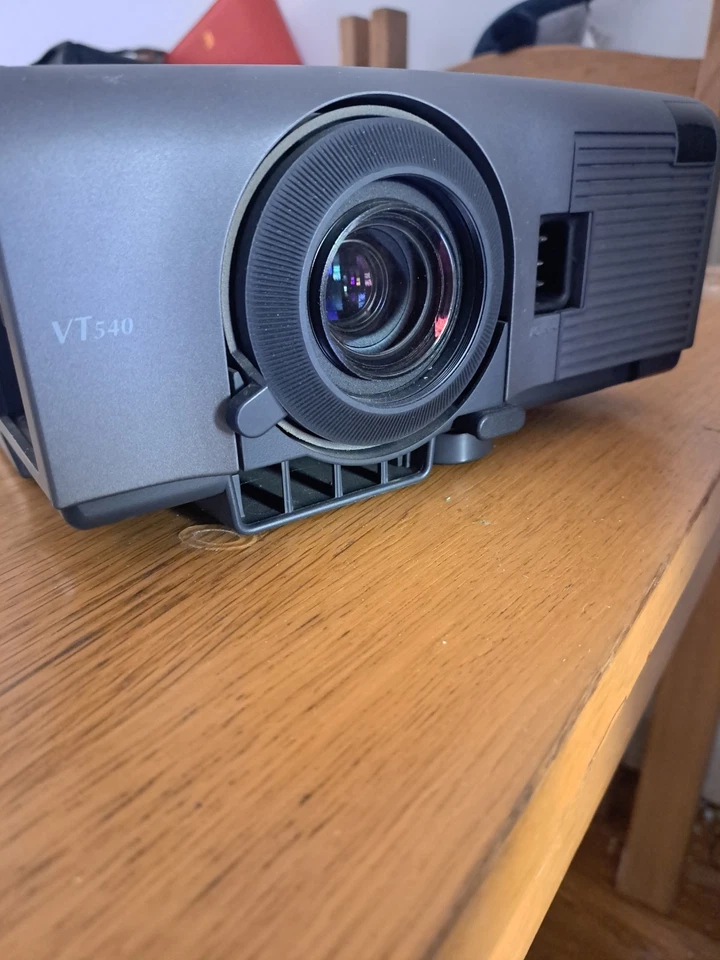 NEC VT540K Projector VGA RCA S-Video - Image 1 of 4