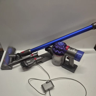 Dyson V8 SV11 Cordless Vacuum Cleaner Accessories motor head Genuine complete   - Image 1 of 4