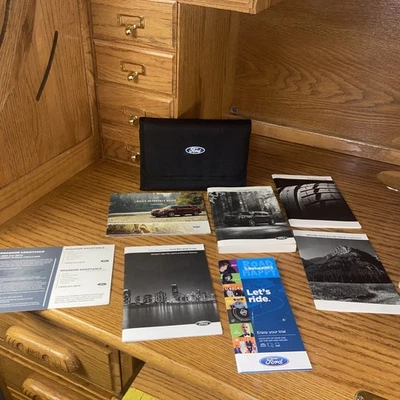 2017 FORD EXPLORER OWNERS MANUAL Original XLT Limited Sport Platinum  - Image 1 of 4