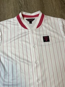 T-Mobile Baseball Trikot Shirt weiß rosa Nadelstreifen Knopfleiste Unisex Größe Small  - Bild 1 von 13