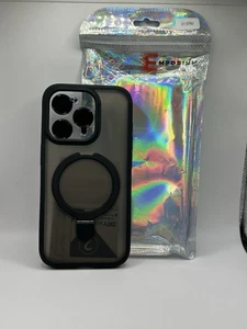 Funda con soporte con anillo magnético para iPhone 15 Pro - MagSafe, negra (caja abierta) - Imagen 1 de 7