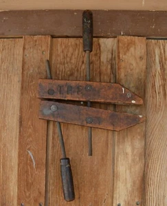Antique Lg Wood Carpenter's Clamp 2 Wood Handled Adj Metal Screws Embossed T.P.F - Picture 1 of 12