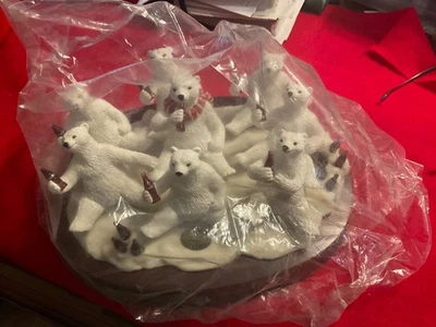 COCA COLA HERITAGE COLLECTION LIMITED EDITION POLAR BEARS FIGURINE MUSIC BOX - Image 1 of 3