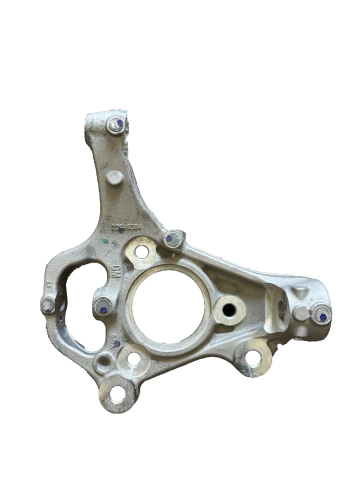 NEW OEM 2017-2018 Buick LaCrosse Front Driver Side Knuckle 22949384 - Image 1 of 3