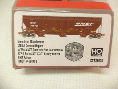 ScaleTrains Ho SXT31576, Greenbrier 5188 Covered Hopper, BNSF488703 - Image 1 of 2
