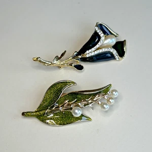 2 Vintage Pins Brooches Calla Lilly & Lilly of the Valley Faux Pearls Rhinestone - Picture 1 of 9