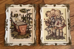 2 impresiones artísticas vintage de Berta Hummel Alemania Occidental con marcos de plástico - Imagen 1 de 8