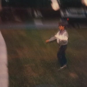 Foto Polaroid vintage bambino uova di Pasqua strane surreali sfocate trovate arte istantanea - Foto 1 di 5