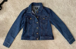 NWT Jones New York Women's Dark Blue Short Jean Denim Trucker Jacket Size M - Picture 1 of 7