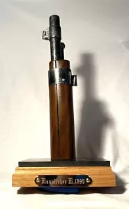 Display stand for Mannlicher 1895 bayo. with wooden base and engraved plate - Picture 1 of 5