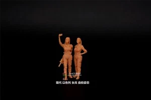 Homemade 1/72 Modern Israeli Female Soldier Selfie Pose 2-Person Group Model NEW - Bild 1 von 3