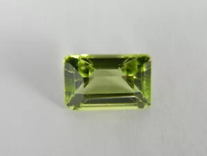 1.055 Carats Natural Green Arizona Peridot Faceted Gemstone Octagon PRT99 - Picture 1 of 2