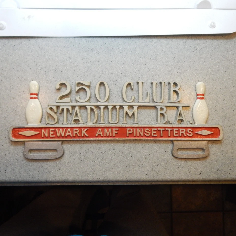 250 CLUB Stadium Боулинг Аллея Ньюарк, Нью-Джерси - Пинсеттеры AMF - около 1950 г. - Изображение 1 из 1