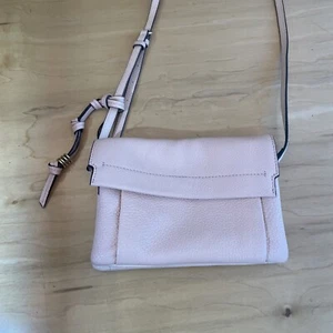 VINCE CAMUTO Style VV Koen Leather Sml Crossbody Purse Pink Lemonade $158 Retail - Picture 1 of 15