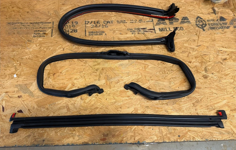 Kit de vedação Freedom Pannel/Hard Top compatível com Jeep JK/JKU 07-18 - Imagem 1 de 1