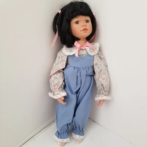 Bambola BISQUE porcellana eurasiatica occhi marroni 15" Susan E Raey Ashton Drake Friends - Foto 1 di 10