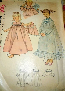 * SCHÖNES VINTAGE 50er Jahre MÄDCHEN NACHTHEMD & BETTJACKE Schnittmuster 3 Jahre - Bild 1 von 2