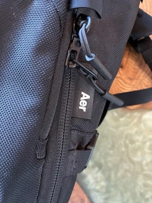 Mochila de viaje pequeña AER se vende nueva por $279 Foto 1 de 4