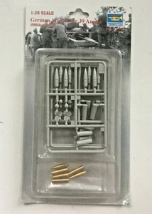 TRUMPETER 1/35 WW II GERMAN 17 CM. K GR.39 AMMO SHELLS MODEL KIT # 06609 F/S - Foto 1 di 4