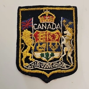 Vintage Canada Cloth Patch Coat Of Arms 2" X 2.5". - Picture 1 of 3
