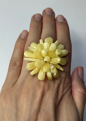 Anillo Piedra Ámbar AMARILLO. Anillo Flor Ámbar. Anillo Flor Piedra Ámbar Ajustable. Foto 1 de 4