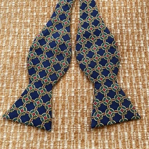 Brooks Brothers Makers Seidenfliege marineblau geometrischer Kreis handgefertigt USA - Bild 1 von 8