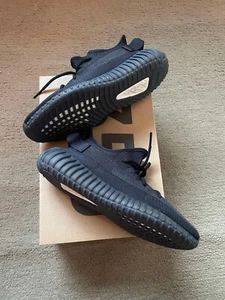 Adidas Yeezy Boost 350 V2 Onyx - US 9.5 PREOWNED GREAT CONDITION - Picture 1 of 9
