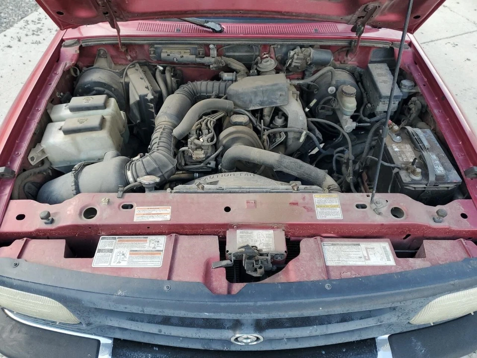 Б/у воздухоочиститель в сборе подходит: 1996 Mazda B-2300 класса A - Изображение 1 из 4