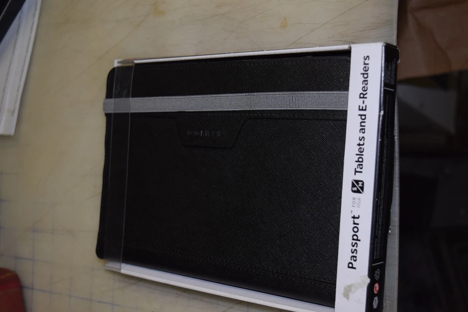*griffin passport portfolio New Black 7" tablets NEW - Image 1 of 3
