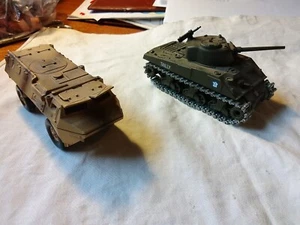 CARRO ARMATO  ' SHERMAN  M4 A3 ' ( ' SOLIDO ' ) + VEICOLO ' VAB 3  ' - Foto 1 di 24
