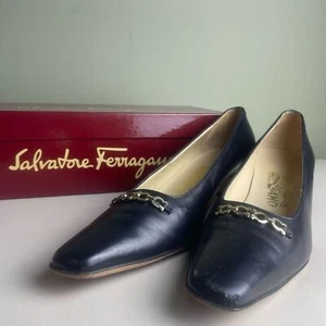 Vintage Salvatore Ferragamo Genuine Black Leather Heels Gold Hardware Sz 9.5 4A - Picture 1 of 12