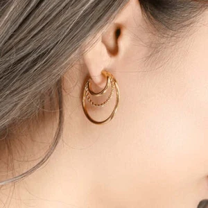 Lea Moda Hollow Twist C Shape Earrings - 18k Gold Plated Stainless Steel - Bild 1 von 6